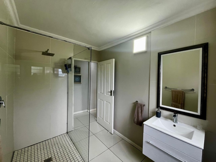 5 Bedroom Property for Sale in Nahoon Eastern Cape
